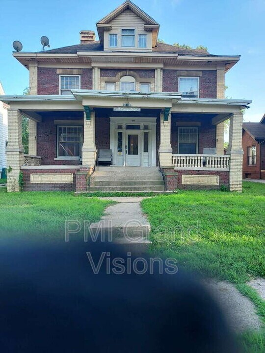 623 W William St in Decatur, IL - Building Photo