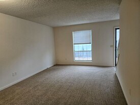 243 Yelton Ct in Nashville, TN - Building Photo