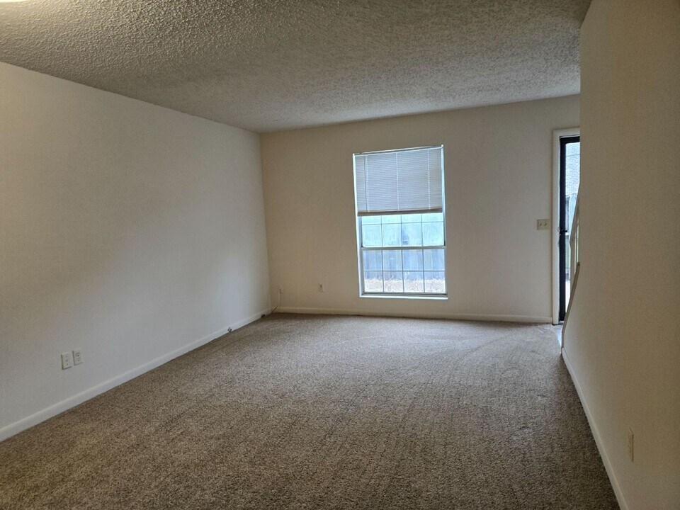 243 Yelton Ct in Nashville, TN - Building Photo