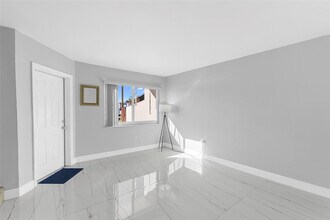 5925 SW 36th Ct in Davie, FL - Building Photo - Building Photo