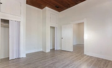 2106 Saunders Ave, Unit House in San Antonio, TX - Building Photo - Building Photo