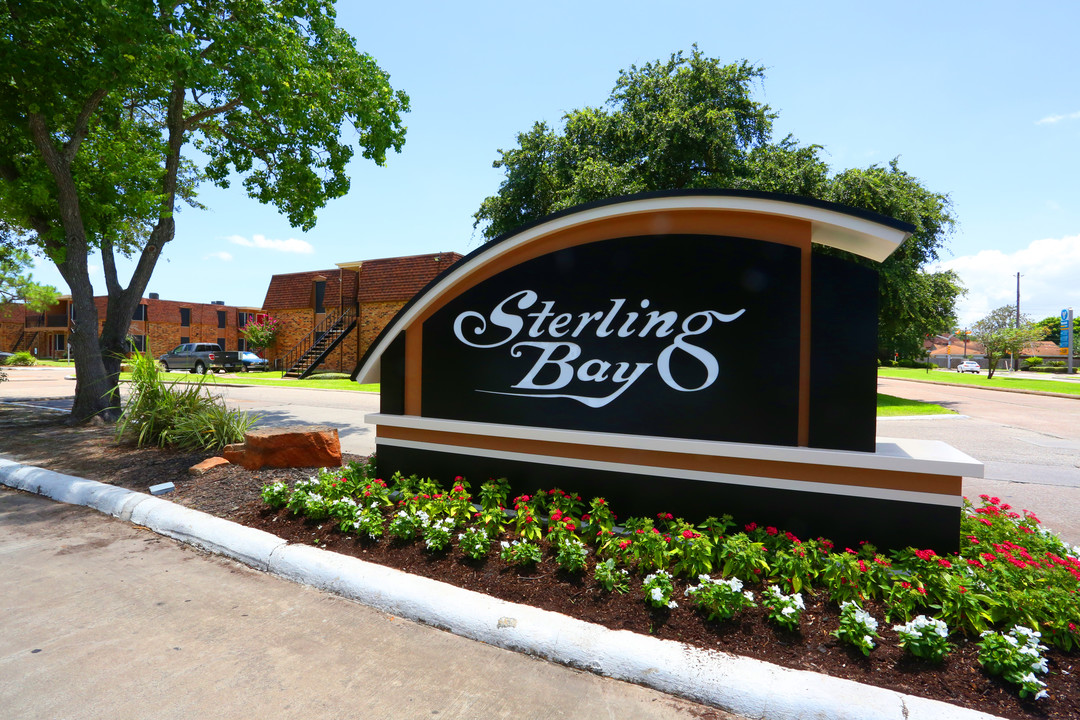 Sterling Bay Apartments in Baytown, TX - Building Photo