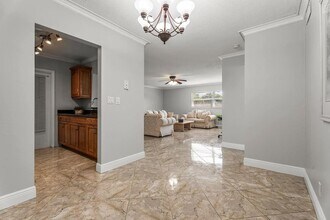 1958 Monroe St, Unit 303 in Hollywood, FL - Building Photo - Building Photo
