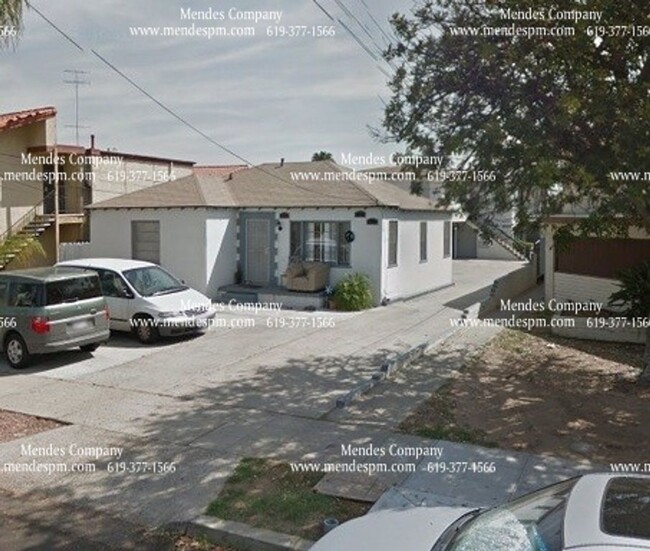 property at 4443 1/2 Menlo Ave