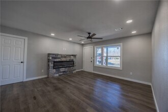 17 Dillow Dr in Bella Vista, AR - Building Photo - Building Photo