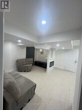 4 Gillett Dr in Ajax, ON - Building Photo - Building Photo