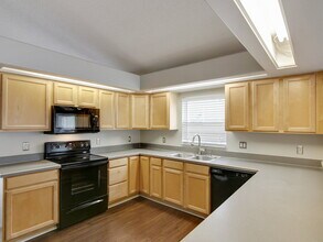 16329 Coopers Hawk Ave in Clermont, FL - Foto de edificio - Building Photo