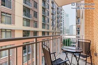 4924 St Elmo Ave in Bethesda, MD - Foto de edificio - Building Photo