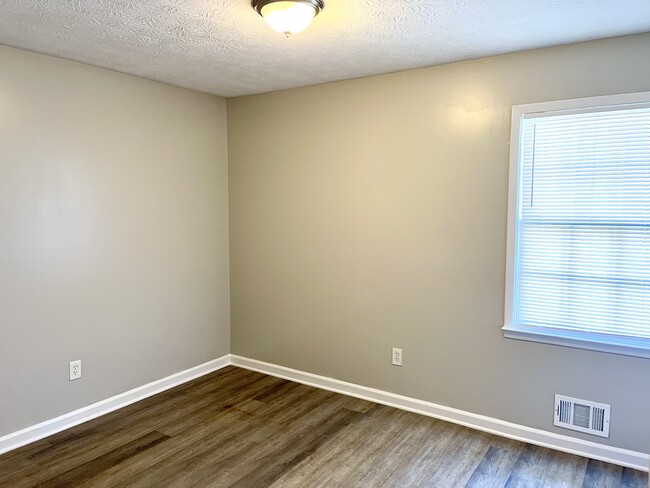 304 Rogers St in Mcdonough, GA - Building Photo - Interior Photo