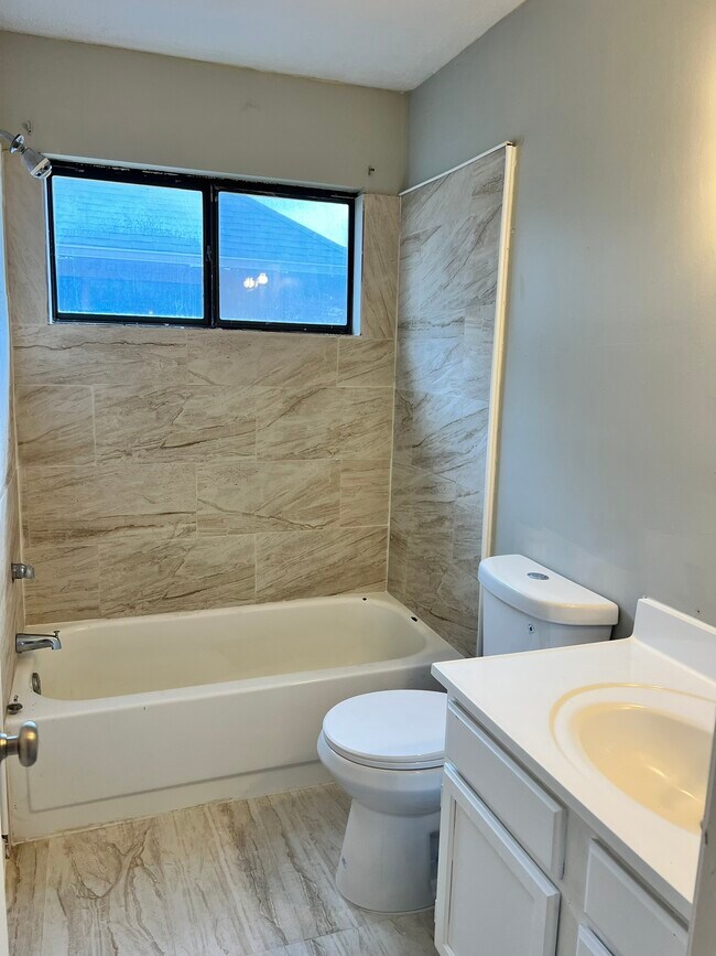 1626 Hancock Dr in Mesquite, TX - Building Photo - Building Photo