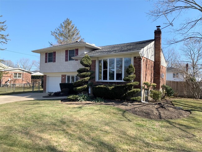 property at 14 Glendale Dr