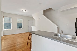 1643 Fitzwater St, Unit A in Philadelphia, PA - Foto de edificio - Building Photo