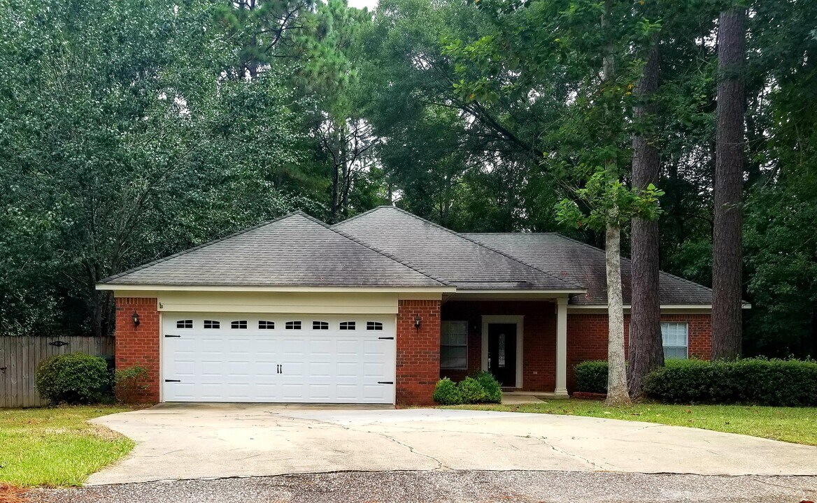 105 Diane Cir in Daphne, AL - Building Photo