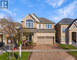 952 Clark Blvd in Milton, ON - Building Photo
