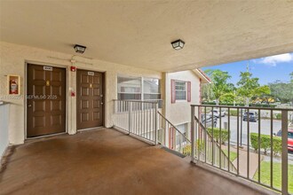 3586 N University Dr in Coral Springs, FL - Foto de edificio - Building Photo