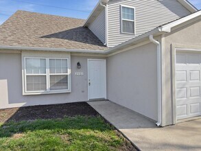 2401 Northampton Dr in Columbia, MO - Building Photo - Building Photo