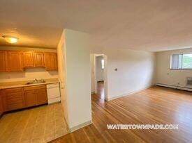 8 Riverside St in Watertown, MA - Building Photo - Building Photo