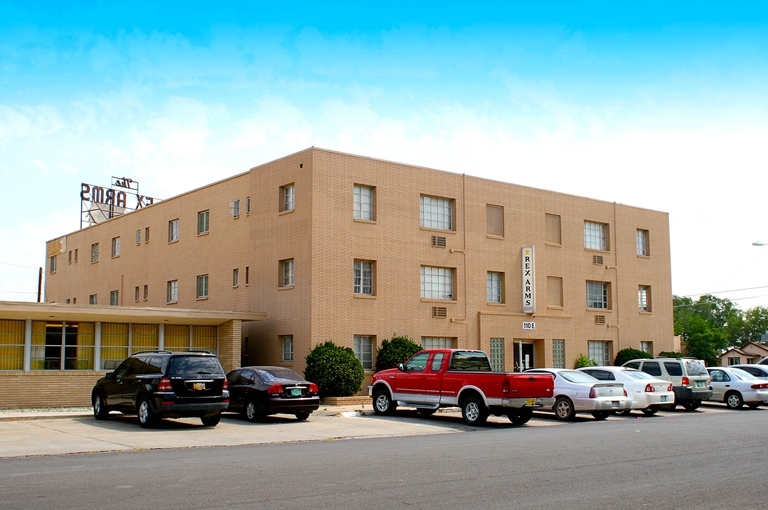 Rex Arms Apartments in Hobbs, NM - Building Photo