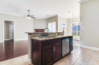 201 Emerson Rd in Youngsville, LA - Building Photo - Building Photo