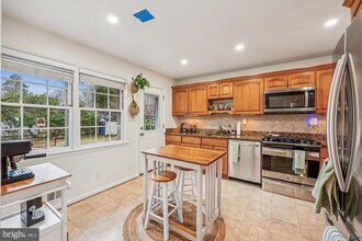 11712 Seven Locks Rd in Potomac, MD - Building Photo - Building Photo