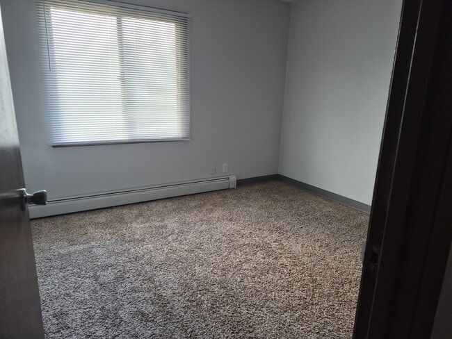 1735 Edgewood Dr NW in Cedar Rapids, IA - Building Photo - Building Photo