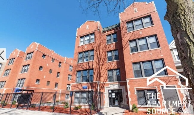 3943 N Janssen Ave in Chicago, IL - Foto de edificio - Building Photo