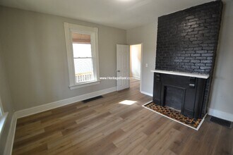 8465 Anthony Wayne Ave in Cincinnati, OH - Building Photo - Building Photo