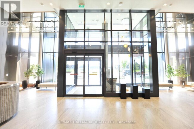 1100-1100 Sheppard Ave W in Toronto, ON - Building Photo - Building Photo