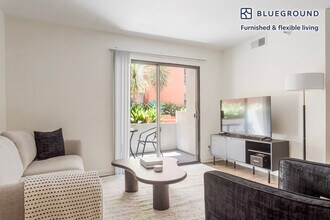 10977 Bluffside Dr in Los Angeles, CA - Building Photo - Building Photo