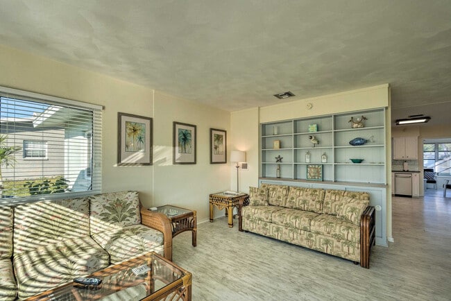 property at 1017 Pineland Ave