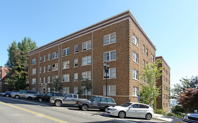 Broadmoor Apartments in Tacoma, WA - Building Photo - Building Photo