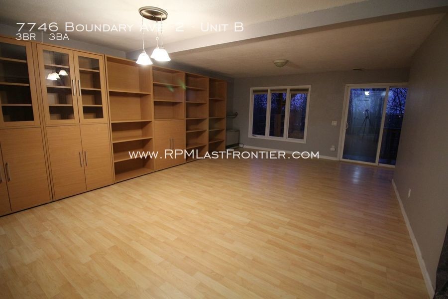 7746 Boundary Ave-Unit -Unit B in Anchorage, AK - Foto de edificio