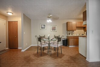 Homestead Apartments in East Lansing, MI - Building Photo - Building Photo