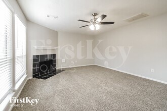 28802 Waltham St in Spring, TX - Foto de edificio - Building Photo