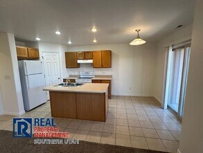 3155 S Hidden Valley Dr in Saint George, UT - Building Photo - Building Photo