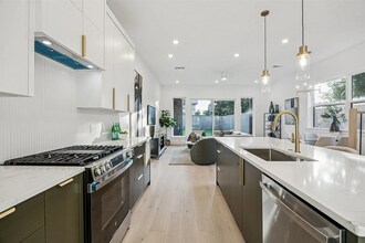 5633 Eastside Ave in Dallas, TX - Building Photo - Building Photo