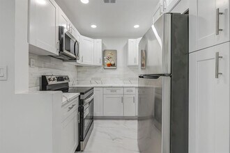 8911 NW 28th Dr, Unit 36 in Coral Springs, FL - Foto de edificio - Building Photo