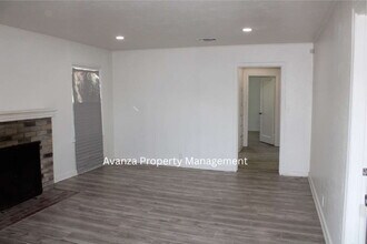 3745 Kenmore Dr S in Fresno, CA - Building Photo - Building Photo