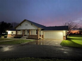 10109 Clark Airfield Rd in Justin, TX - Building Photo