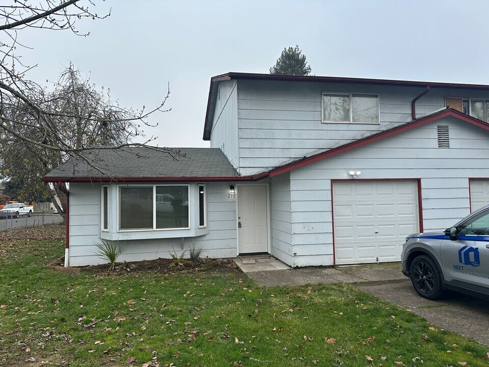 290 S 41st Pl in Springfield, OR - Building Photo