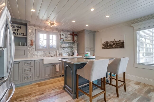 961 G Ave in Coronado, CA - Building Photo - Building Photo