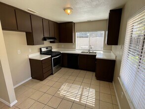 10200 Mandalay Ct in Riverside, CA - Building Photo - Building Photo