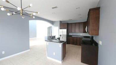 5791 Covington Cove Way in Orlando, FL - Building Photo - Building Photo