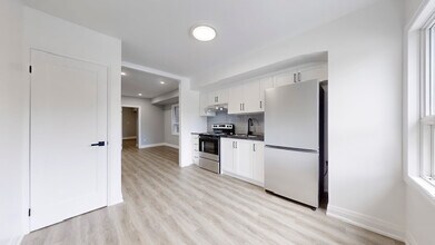 253 Oakwood Av in Toronto, ON - Building Photo - Building Photo