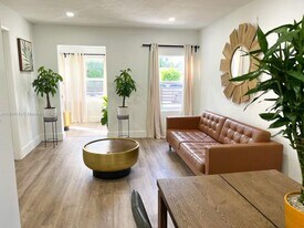 1025 NW 55th St in Miami, FL - Building Photo