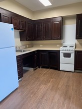 Mount Pleasant Manor Senior Living Community in Racine, WI - Foto de edificio - Building Photo