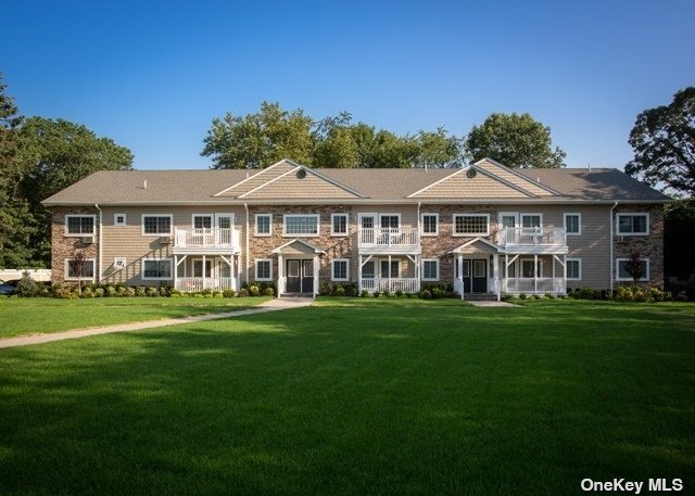 198 Jefferson Ave-Unit -2B in Saint James, NY - Building Photo