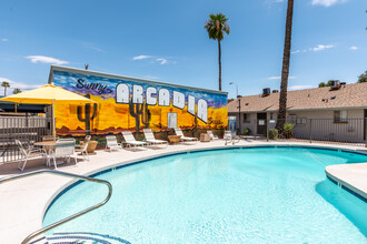 Escondido Apartments in Phoenix, AZ - Building Photo - Building Photo