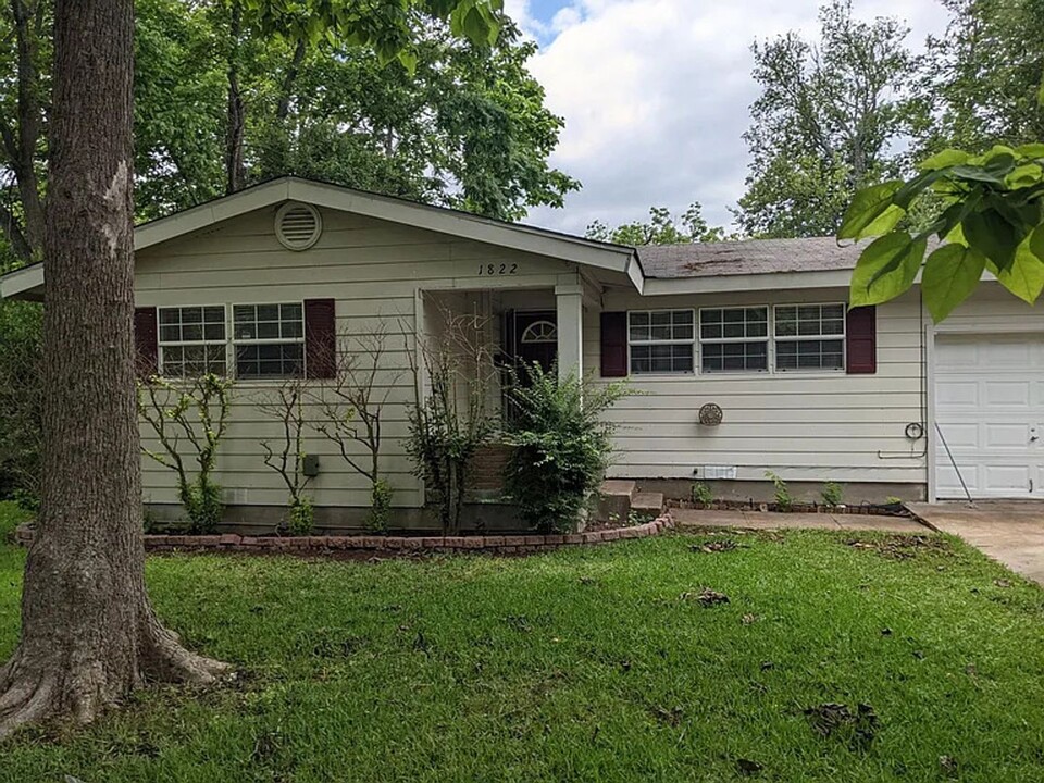 1822 S 39th St in Temple, TX - Building Photo