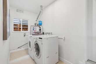 1106 Viscaino Ave in Sunnyvale, CA - Building Photo - Building Photo